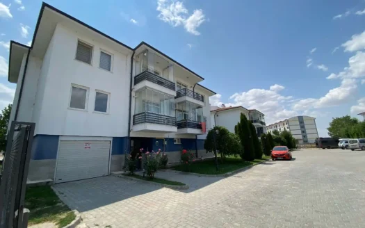 ESKİŞEHİR TEPEBAŞI ORTA MH.’DE ÜNİVERSİTE YANI, EŞYALI 2+1 | HAVUZLU SİTE