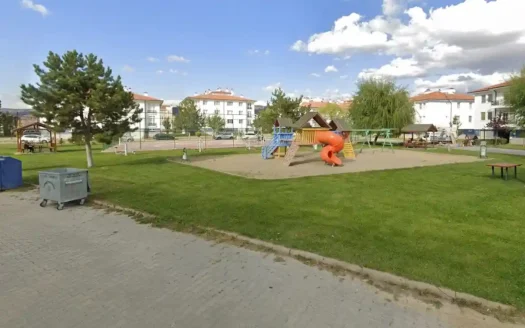 ESKİŞEHİR TEPEBAŞI ORTA MH.’DE ÜNİVERSİTE YANI, EŞYALI 2+1 | HAVUZLU SİTE